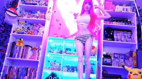 ミニドレス OnlyFans アートポルノ 写真