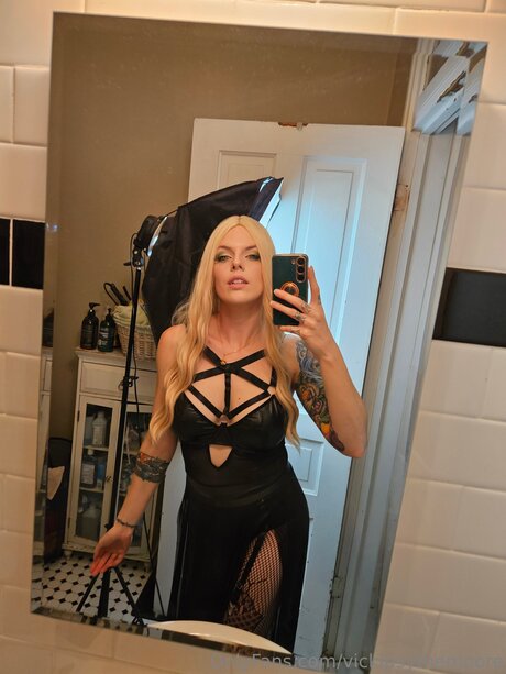 巨乳ティーンオンリーファンズ ポルノ 写真