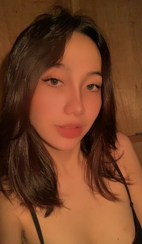 cassie loveyo ポルノスター 素敵 画像