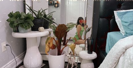 Jasdeep Johal セクシーモデル 写真