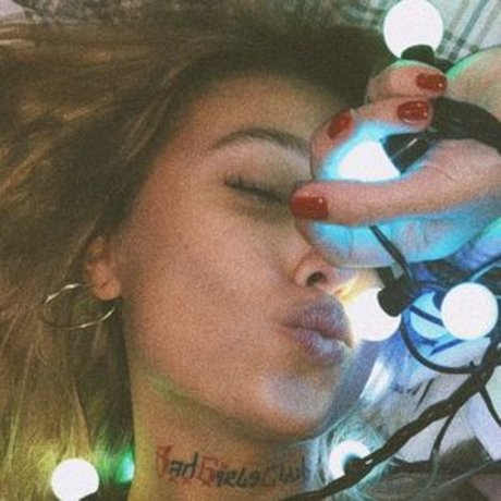 金髪の射精OnlyFans パーフェクト 写真