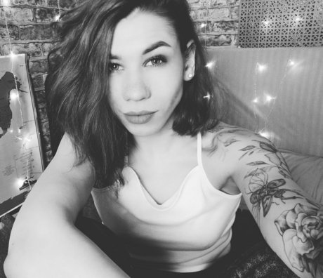 ポーグ xxx オンリーファンズ アート裸 画像