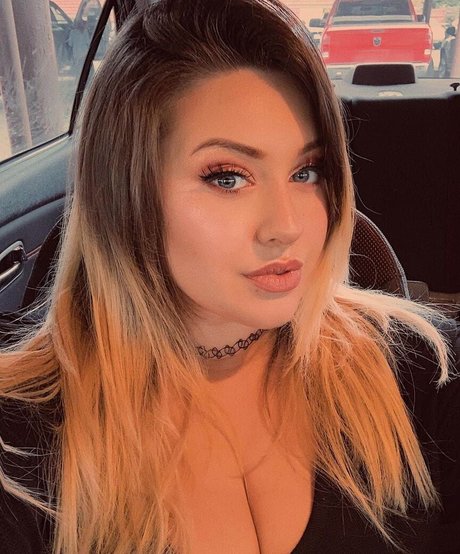 ヴィゴ・オンリーファンズ セクシー裸 画像