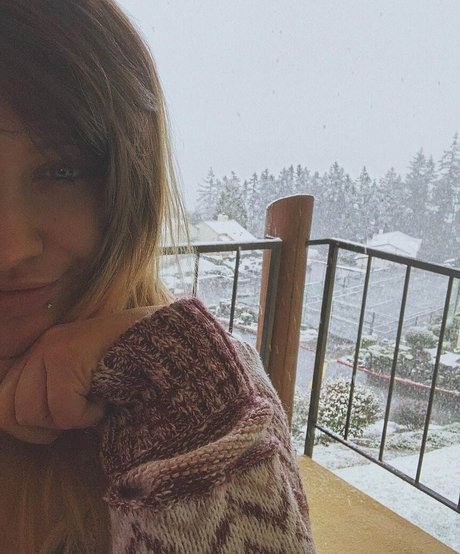 アラブのティーンズオンリーファンズ ホット裸 写真