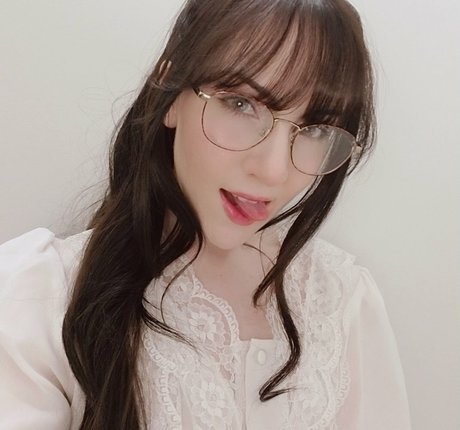 毛深い足のOnlyFans ヌード 画像