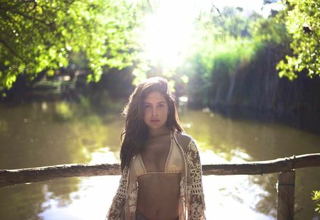 Cinthya Carmona 裸のポルノスター ギャラリー