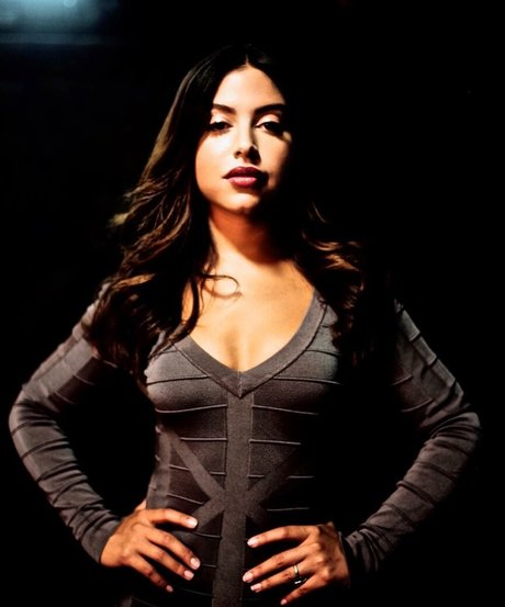 Cinthya Carmona ヌードモデル 写真