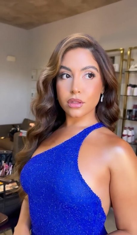 Cinthya Carmona 美しいモデル 画像