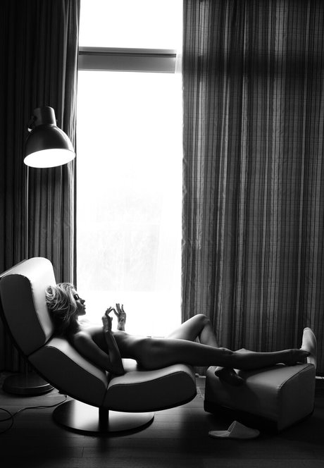 aemillin アダルトモデル 写真