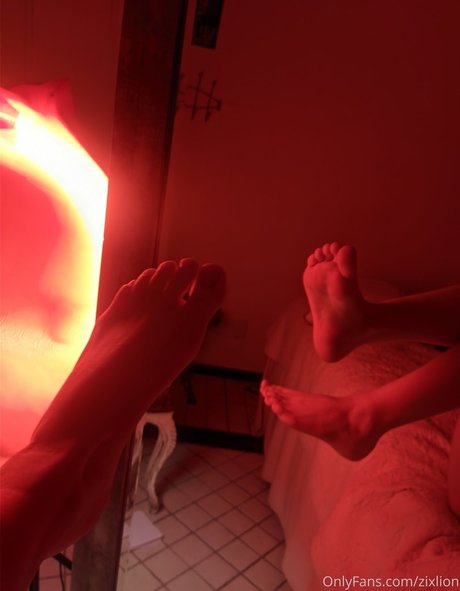 Zholograma ポルノスター HD ギャラリー