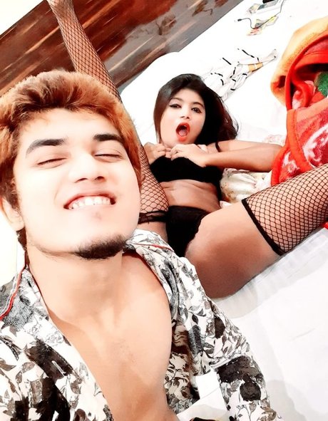 アナル舐めオンリーファンズ 裸 画像