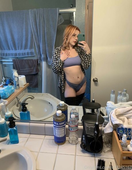 巨乳の赤毛オンリーファンズ パーフェクト 画像