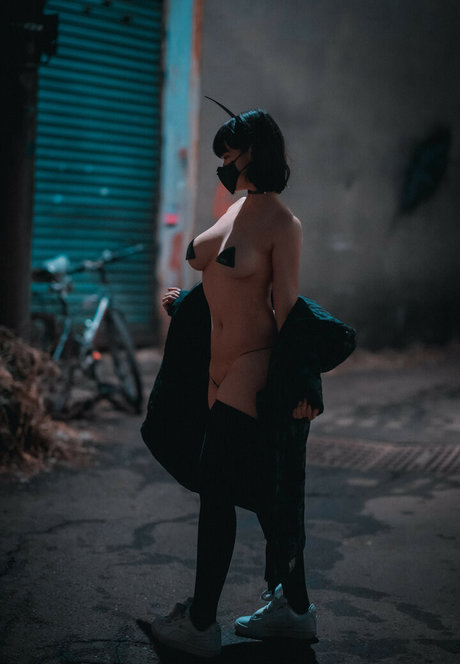 ラバーオンリーファン ポルノグラフィック 画像