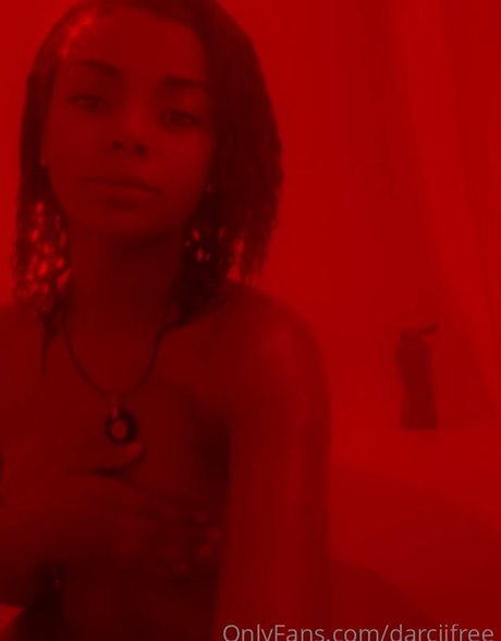 Darciisworld ポルノスター ヌード アーカイブ