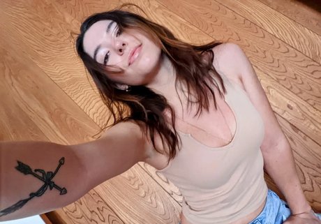 Autumn Farrell ヌードモデル 写真