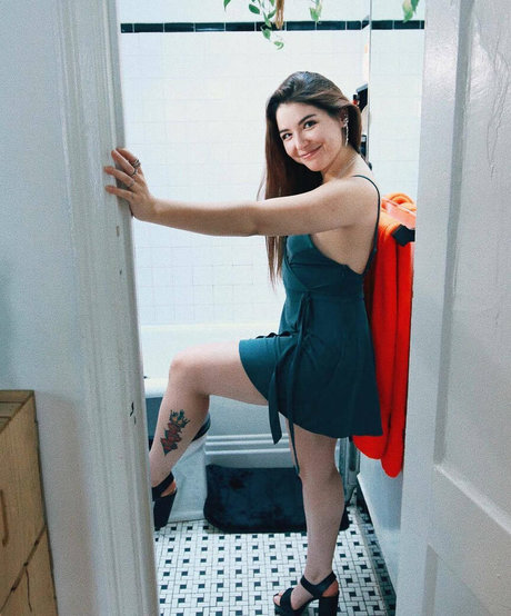 Autumn Farrell セクシーなスター アーカイブ