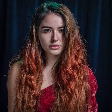 Autumn Farrell 美しいスター 写真