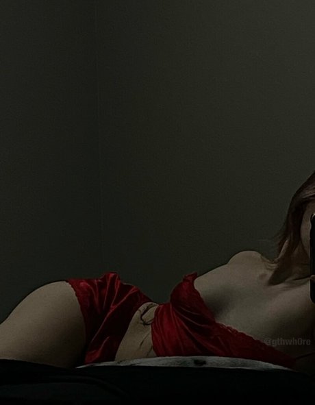 Gthwh0re 完璧なポルノスター 写真