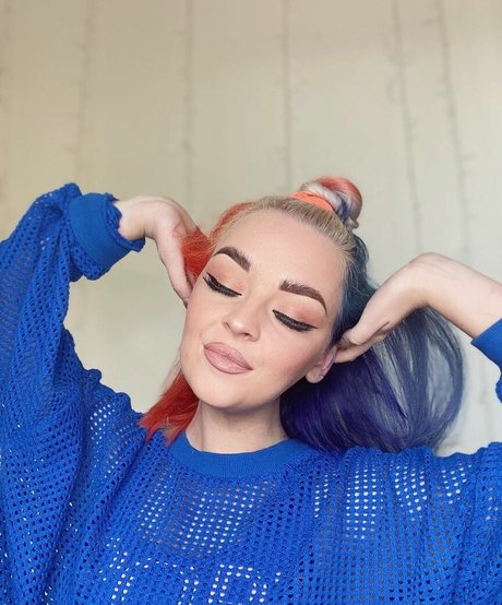 Emily Rose Perrin かわいいポルノスター アーカイブ