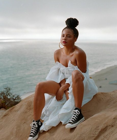 Rhyon Nicole Brown ポルノモデル 写真