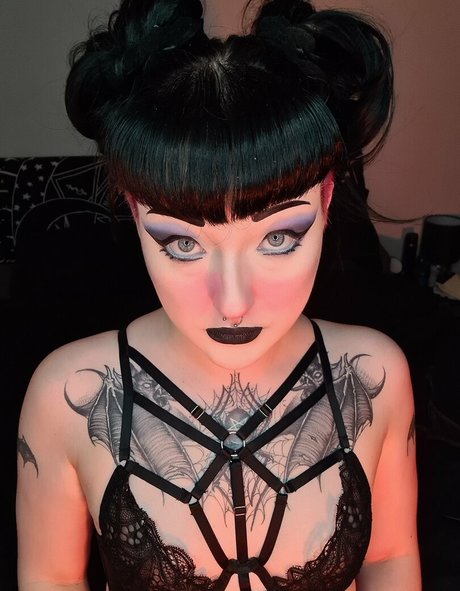 mybeautifulnightmare アダルトモデル 写真