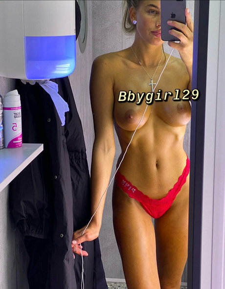 金髪レズビアンオンリーファンズ 無料ヌード アーカイブ