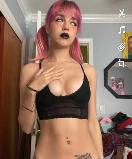 Petitegothgirl 美しいモデル 画像