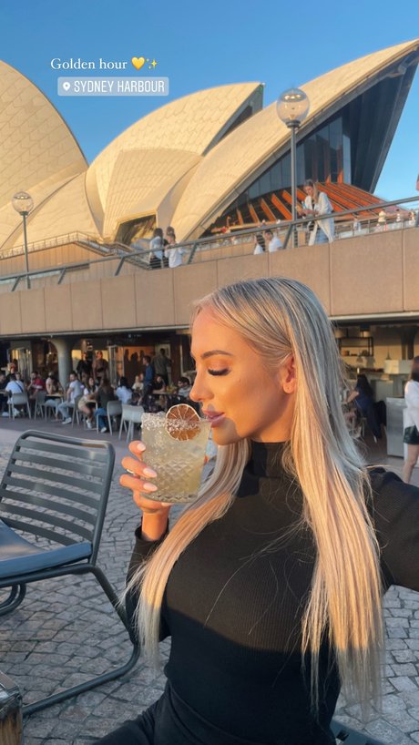 Taylah Small 完璧なスター ギャラリー