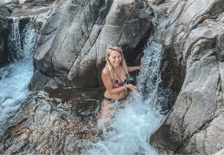 HalieeandKendra トップモデル 写真