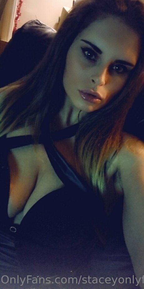 足いじめ OnlyFans アートヌード アーカイブ