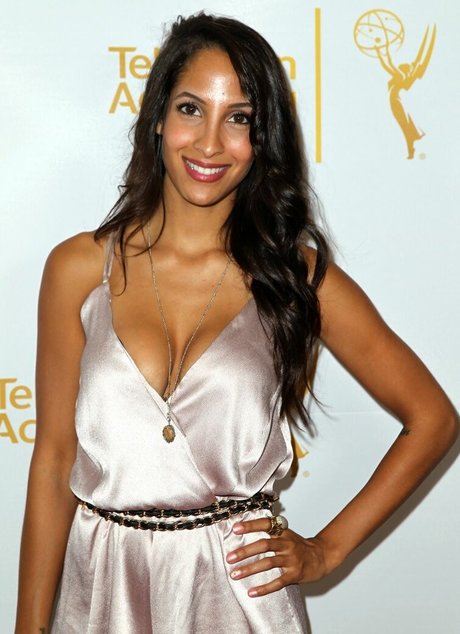 Christel Khalil HDモデル 写真