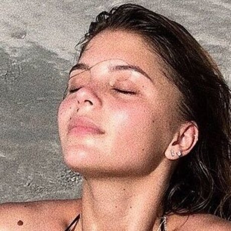 フェイシャルオンリーファンズ 美しいポルノ 画像