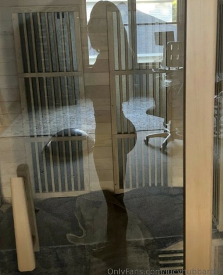 Lucy Hubbard トップスター ギャラリー