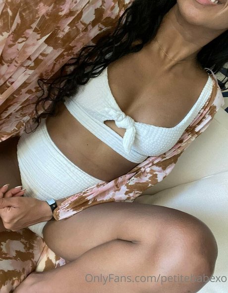 petitebabexo 独占女優 ギャラリー