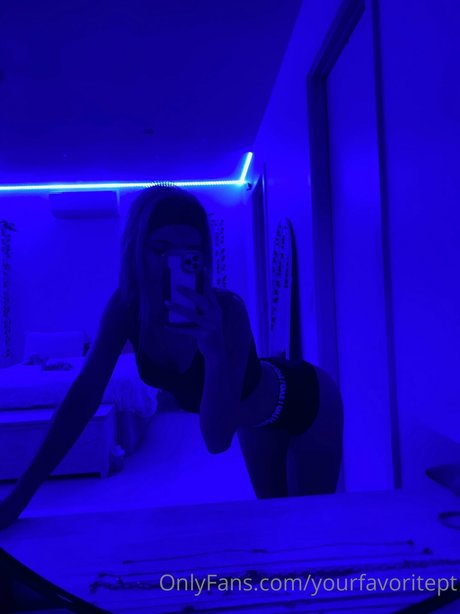 小柄な妻OnlyFans セクシーヌード 画像