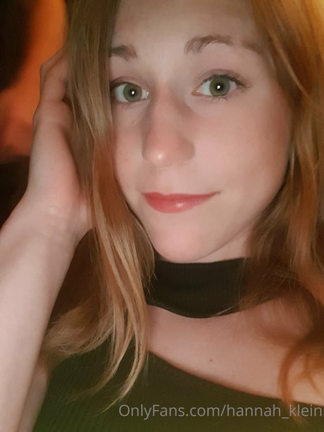 Hannah Klein ホットスター 写真