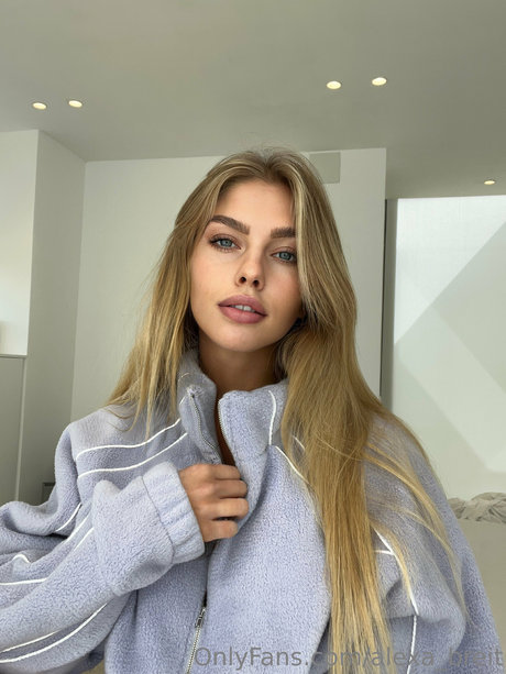 厚い黒檀オンリーファンズ セクシー裸 写真