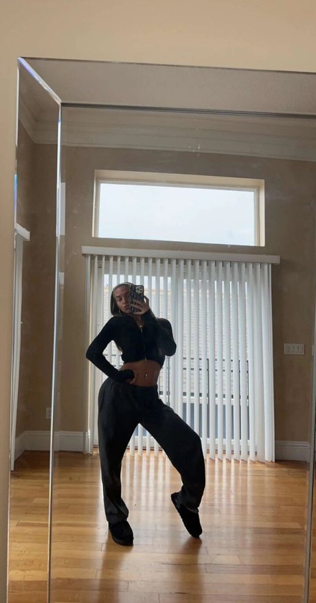 男性TikTokスターOnlyFans ポルノ 写真