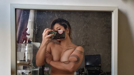 大学生カップルのオンリーファンズ ホットヌード 写真