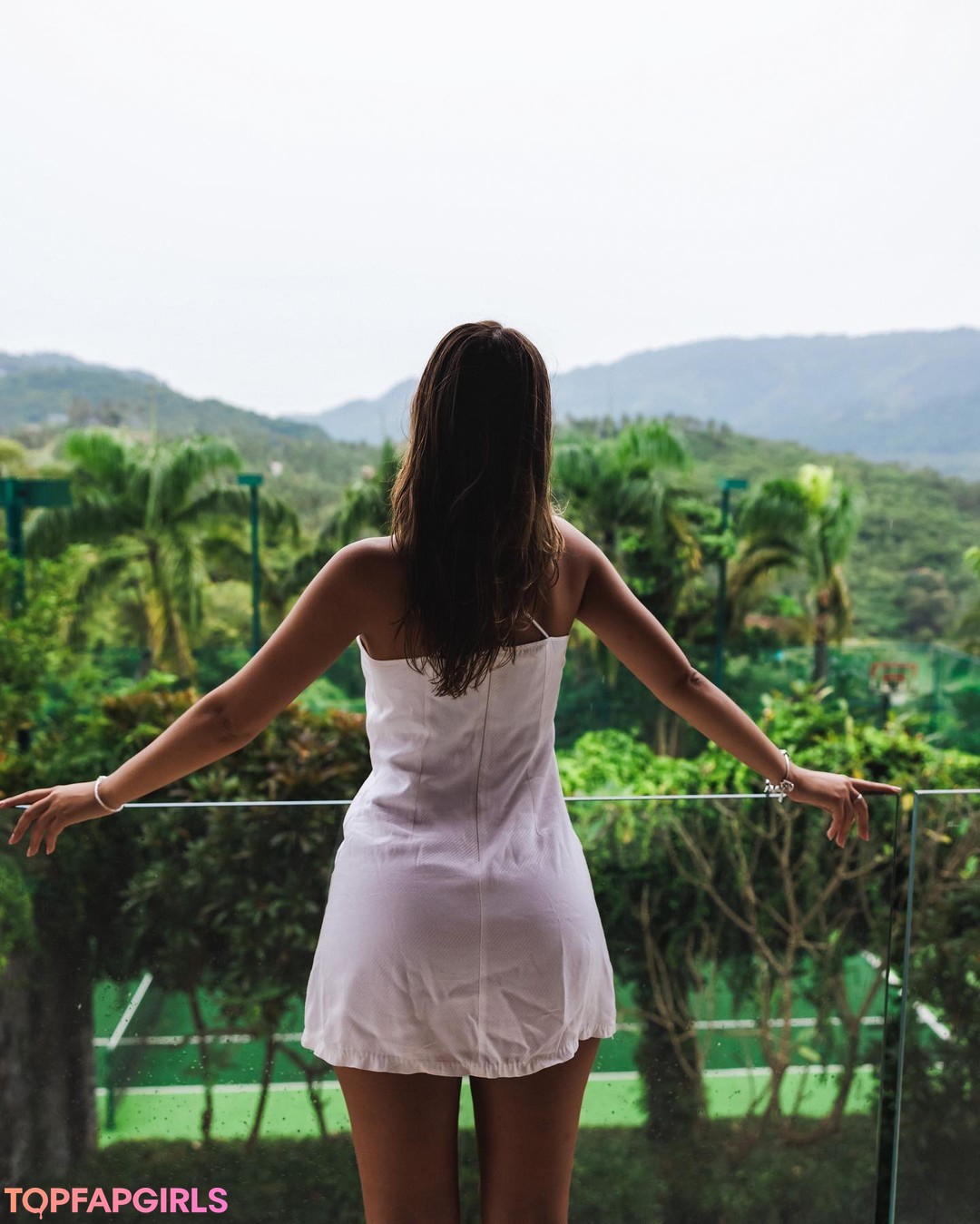 ブラジルの猫オンリーファンズ セクシーヌード 写真