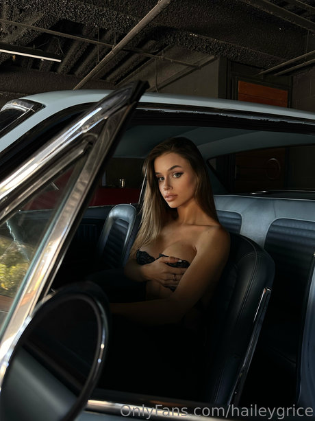 ブッシュ・オンリーファンズ ポルノ ギャラリー