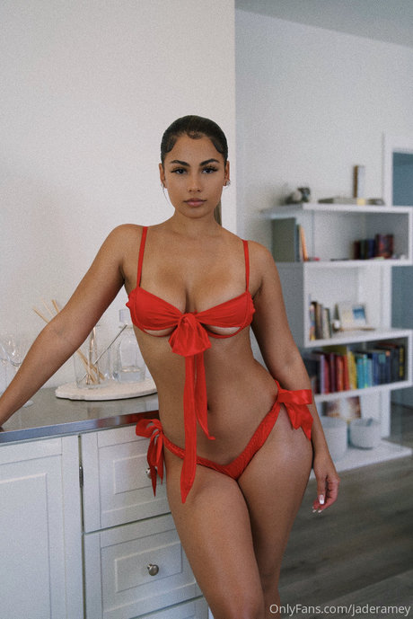 Jade Ramey セックスモデル ギャラリー