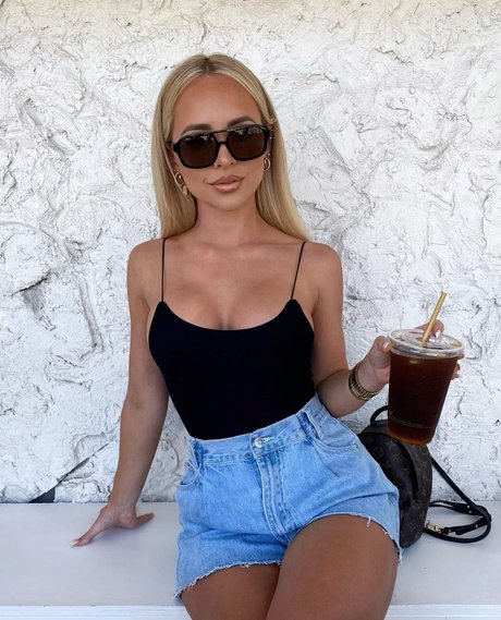 Allie Auton 完璧なモデル 写真