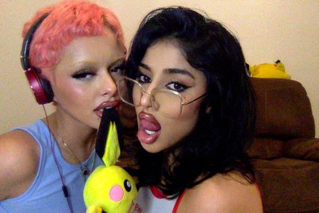 小柄なティーンオンリーファン アートポルノ ギャラリー