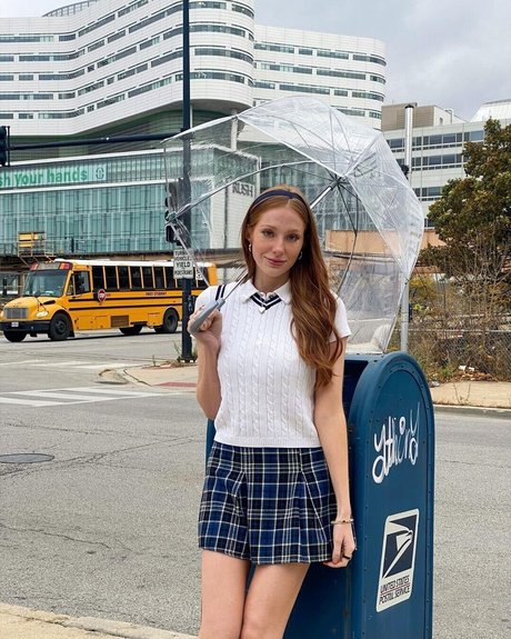 ティーントランスオンリーファン ポルノグラフィック 写真