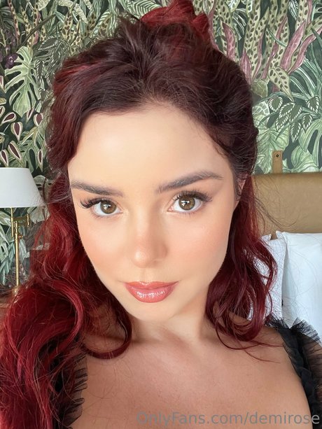 Demi Rose_ ポルノスター 美しい 写真