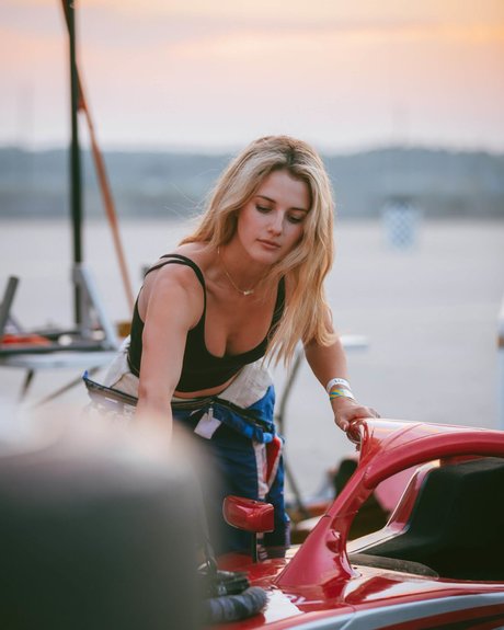 Lindsay Brewer アダルト女優 画像