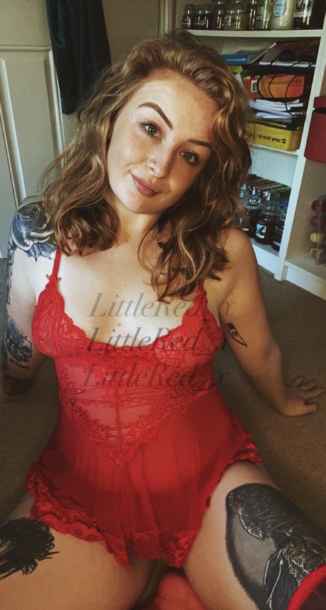 Little red x 可愛いモデル 写真