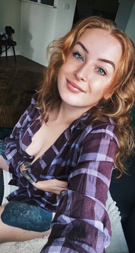 Little red x 素敵な女優 画像