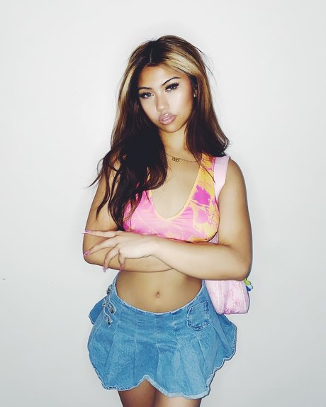 大学生カップルのオンリーファンズ 美しいヌード 画像